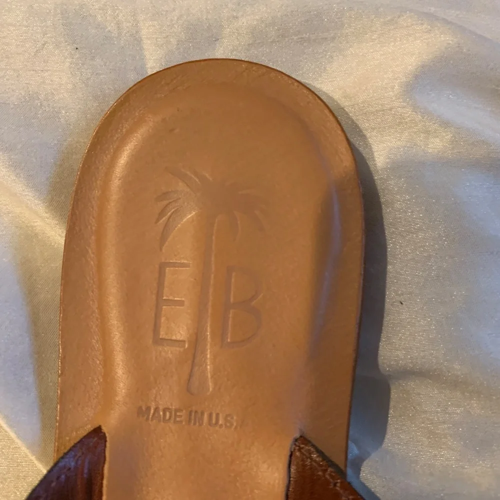 Eliza B Brown/Black Leopard Thong Leather Sandals sz 9